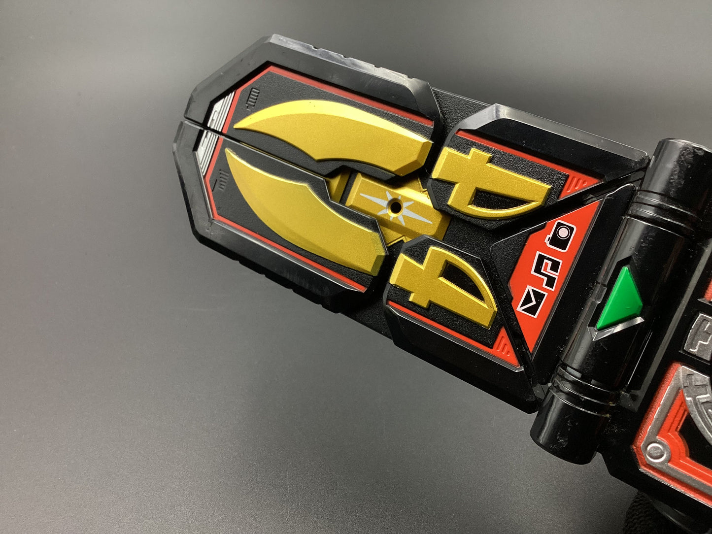 SKU DX01 , Random 1 Key , Average condition | Gokaiger DX Silver ver. 36 sounds , Random 3 Keys | Authentics