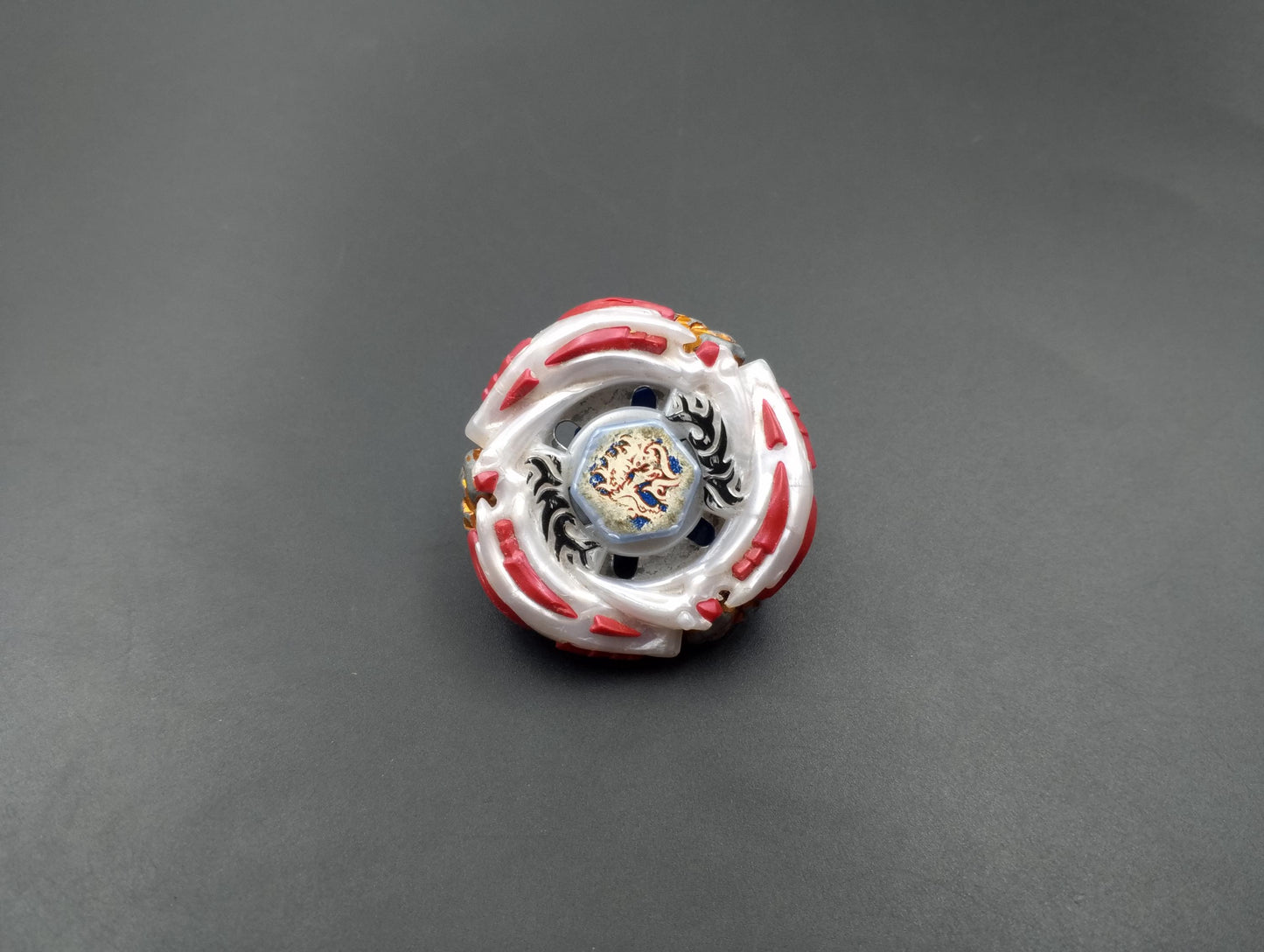 SKU BB03 F81 | Beyblade Metal fight Takara , White L-drago Bad condition