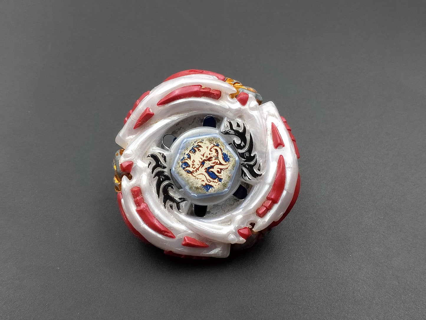 SKU BB03 F81 | Beyblade Metal fight Takara , White L-drago Bad condition