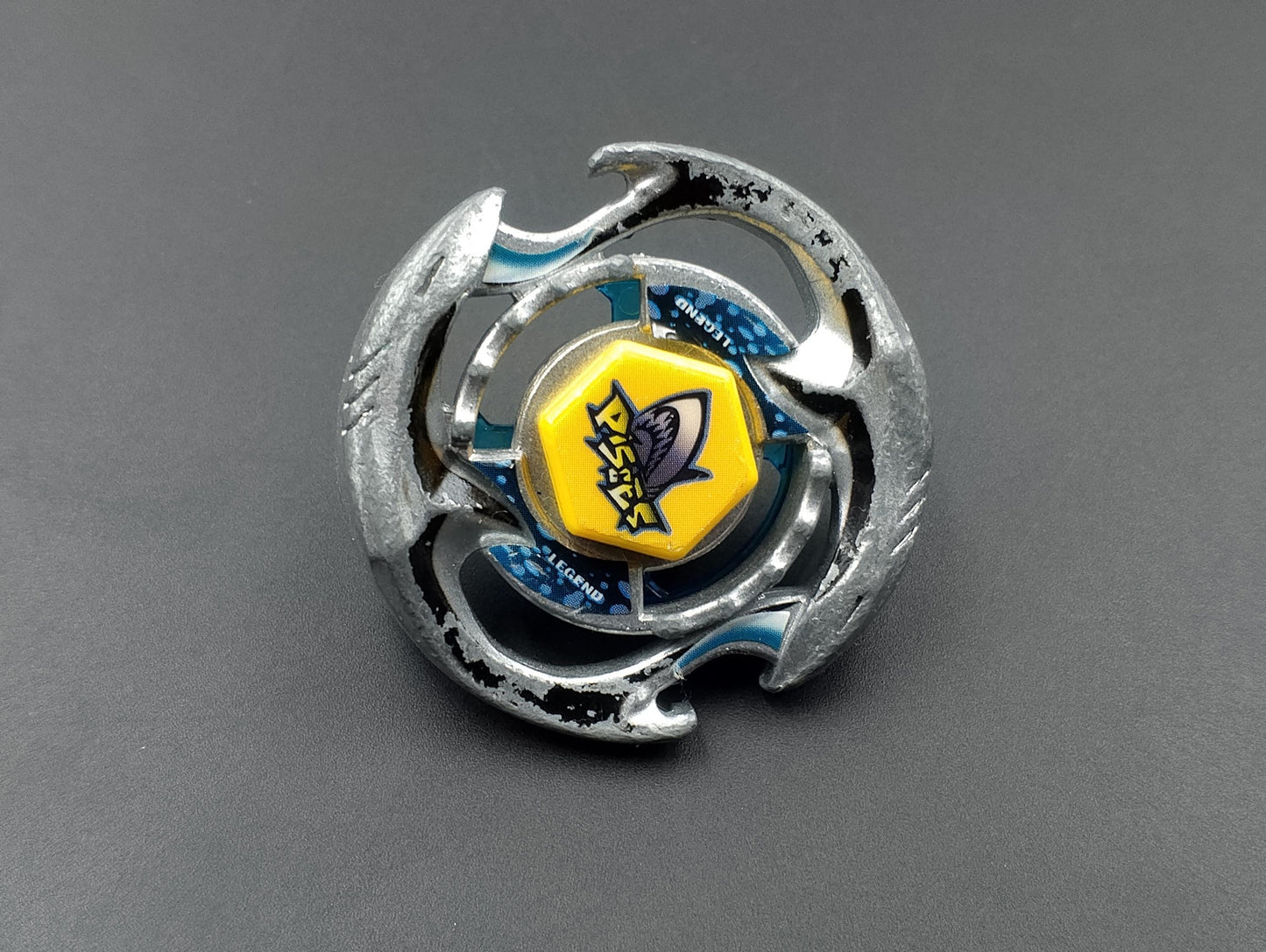 SKU BBM F11 | Beyblade metal fight Takara , Pisces DF145 Yellow