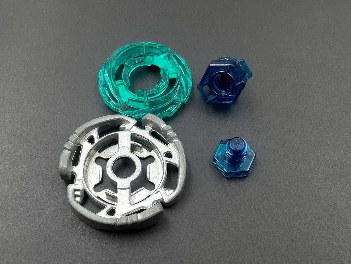 SKU BB03 F45 | Beyblade metal fight Takara , Green Cyber Aquario