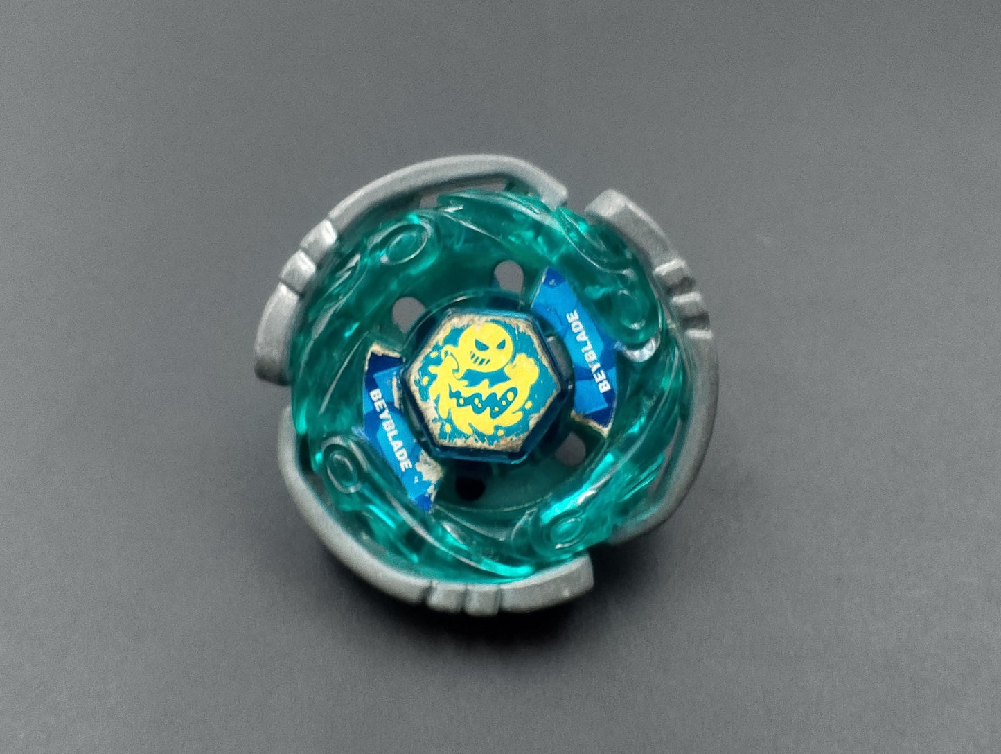 SKU BB03 F45 | Beyblade metal fight Takara , Green Cyber Aquario