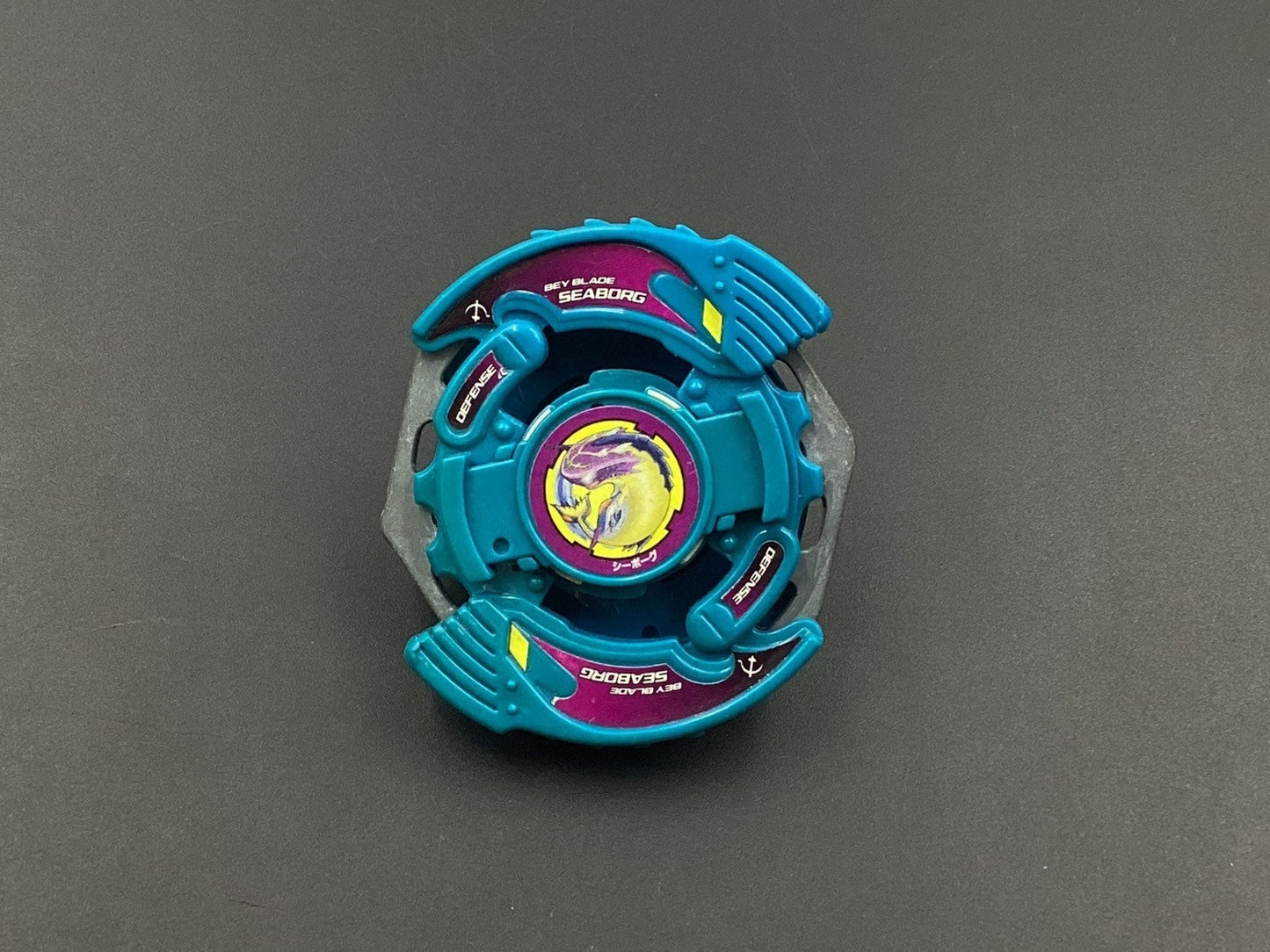 SKU BB2 F11 | Beyblade Takara , Sea Borg defense light blue Sunburned