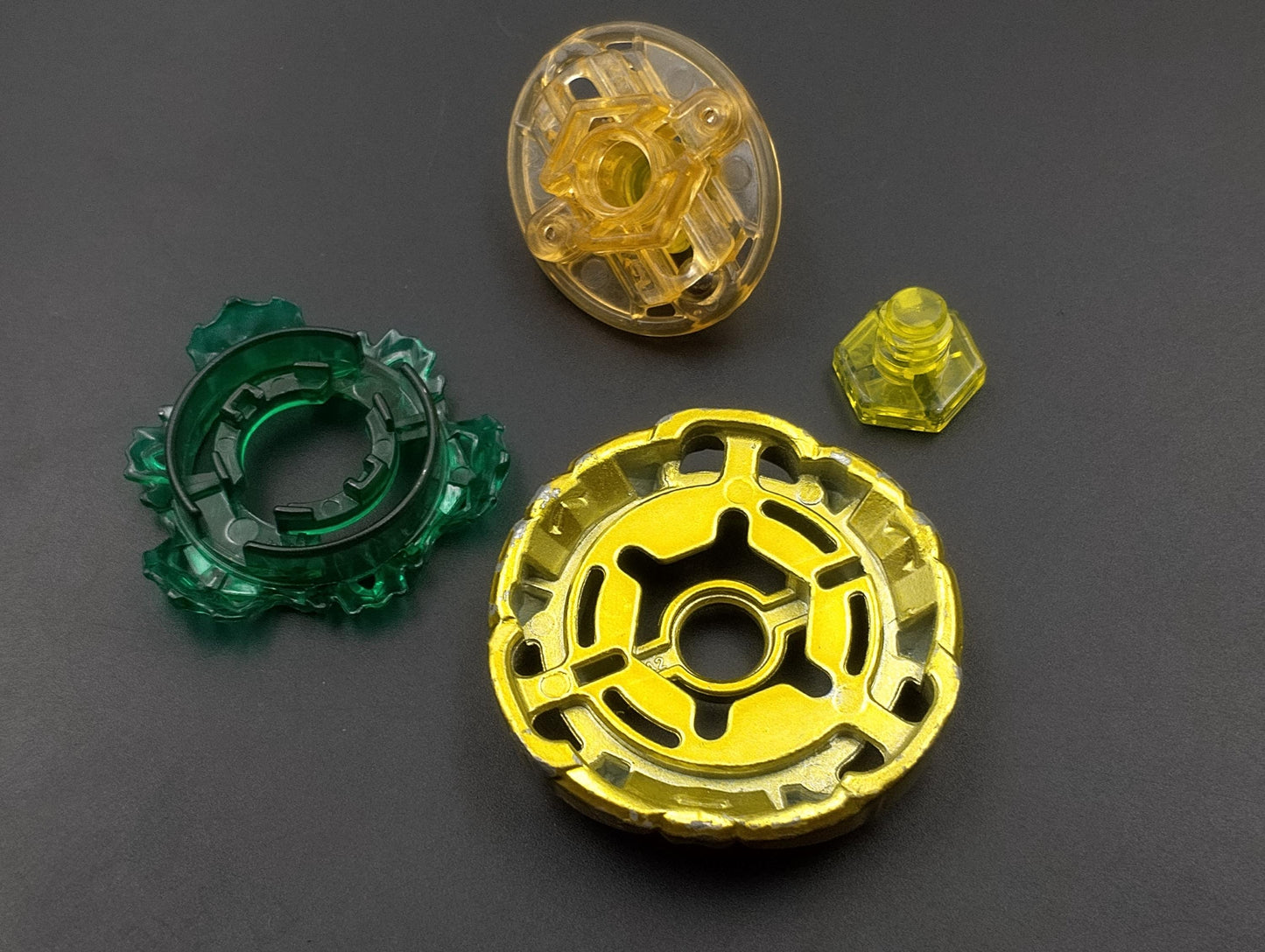 SKU BB03 F62 | Beyblade metal fight Takara , Yellow Ultimate Gravity Destroyer Attack 105F