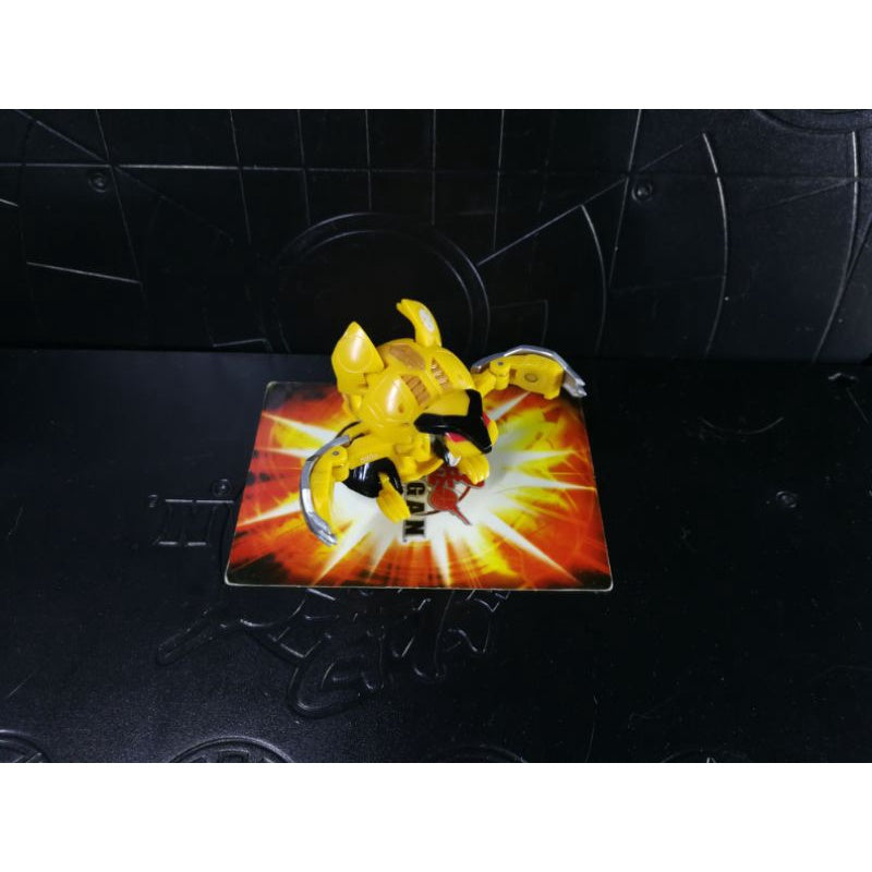BAKUGAN Battle Brawlers yellow earth element