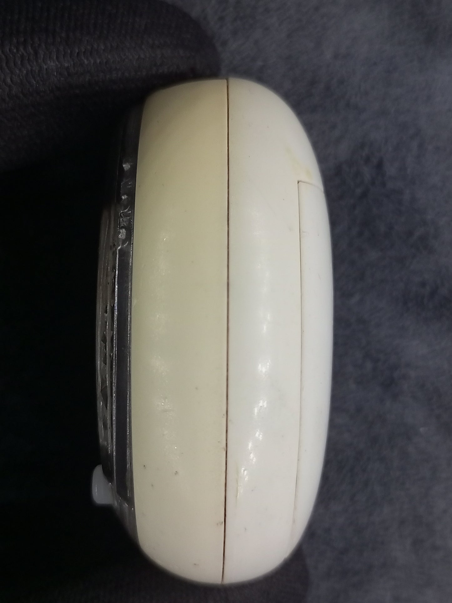 Tamagotchi ID L white Japan ver. , Bad shell dirty , (SKU VTVP01017) Japan